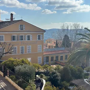 Appartement 2 Pieces Vue A Proximite Des Parfumeries